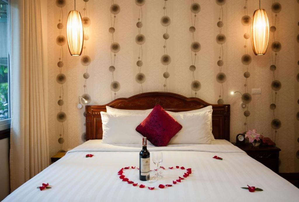Hanoi Golden Moon Hotel Buitenkant foto
